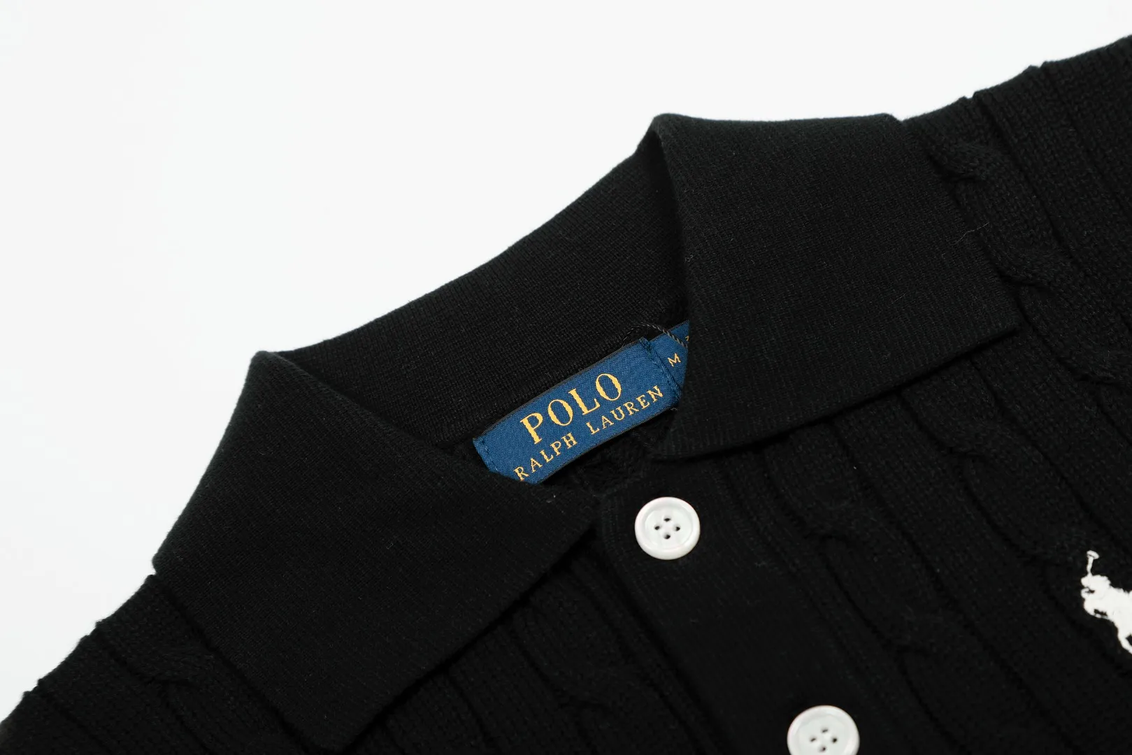 P166 💰 "Top quality" Style number: DS023# (not off the shelves all year round) [Ralph Lauren POLO lapel solid color pony embroidered logo knitted vest short sleeves] ✅Ralph Lauren Ralph Lauren classic basic versatile all-season cardigan knitted POLO vest vest short sleeves ✅Main supplier platform live broadcast Wholesale entity Replacement when out of stock Not off the shelf ✅ZP quality 1:1 version Scan the code to enter the GF website Counter quality ✅Details and quality are the only one in Guangzhou. Imported quality cotton yarn, focusing on high-end, cost-effective. Needless to say good quality. ✅Restore the original version. The maximum size can be worn up to 150 pounds. Loose, comfortable and stress-free. Olive green, denim blue, Chinese red